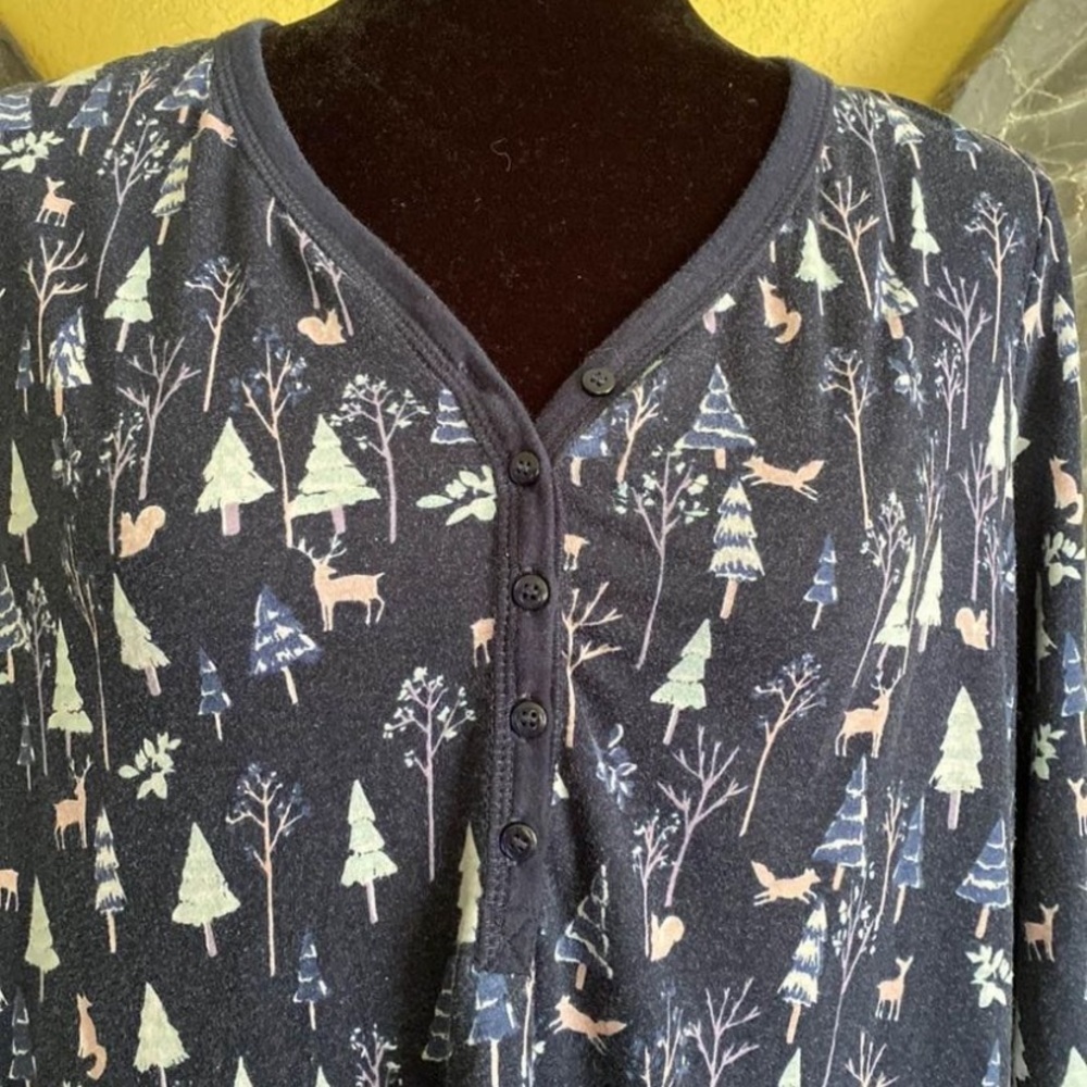 Denver Hayes Oversized Winter Pictured Sleepwear Gown - Picture 4 of 8